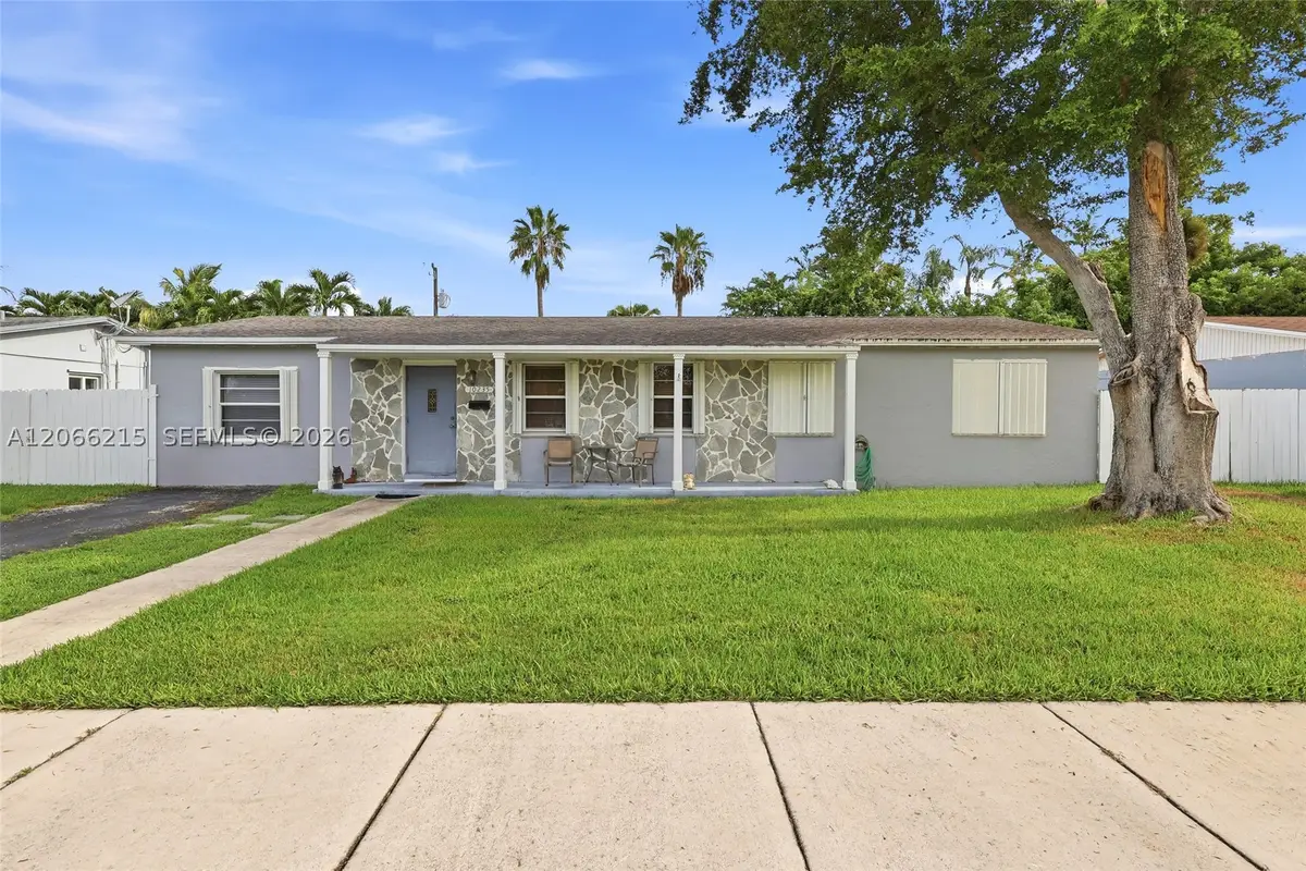 10235 Pan American Dr, Cutler Bay, FL 33189 - #1