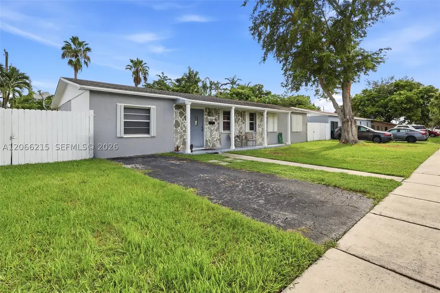10235 Pan American Dr, Cutler Bay, FL 33189 - #2
