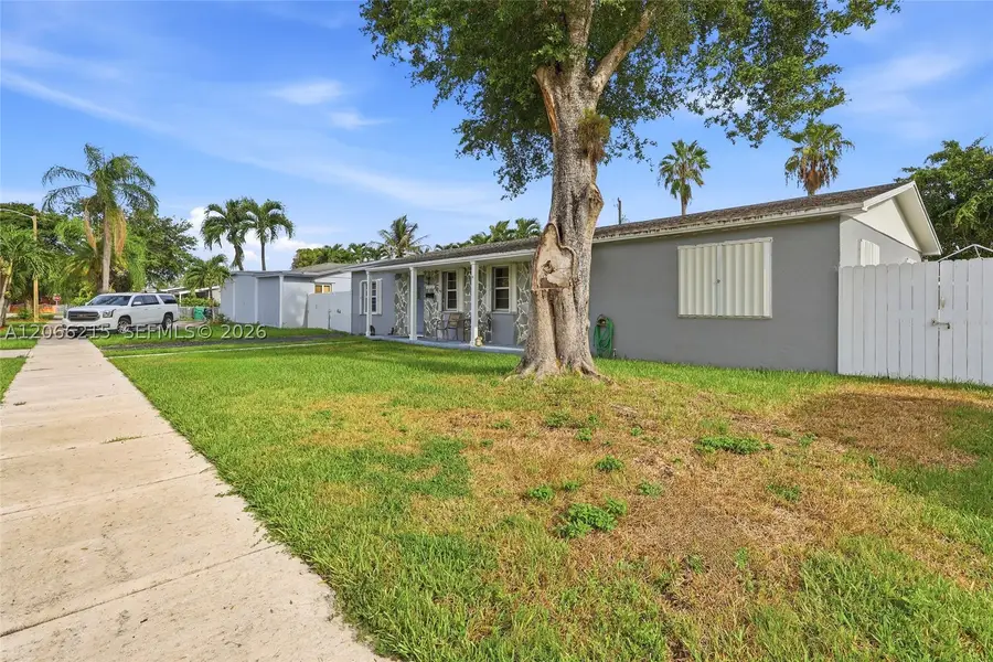 10235 Pan American Dr, Cutler Bay, FL 33189 - #3