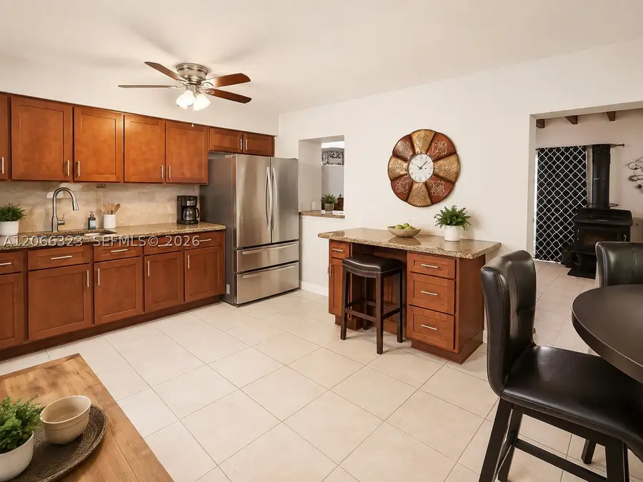 470 NW 52nd Ave, Miami, FL 33126 - #3