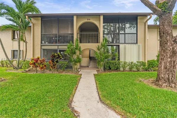 511 Shady Pine Way #D1, Green Acres, FL 33415
