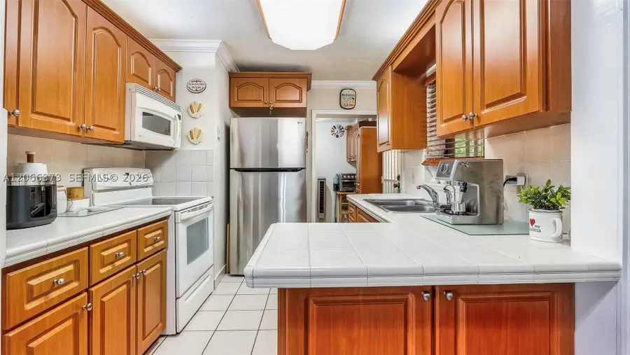 154 W 59th St, Hialeah, FL 33012 - #2