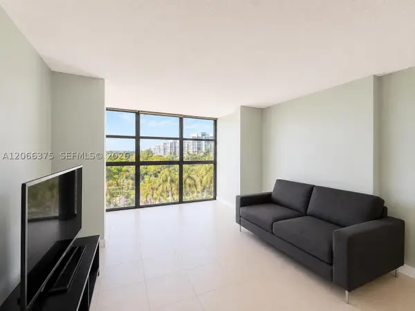 200 Leslie Dr #727, Hallandale Beach, FL 33009