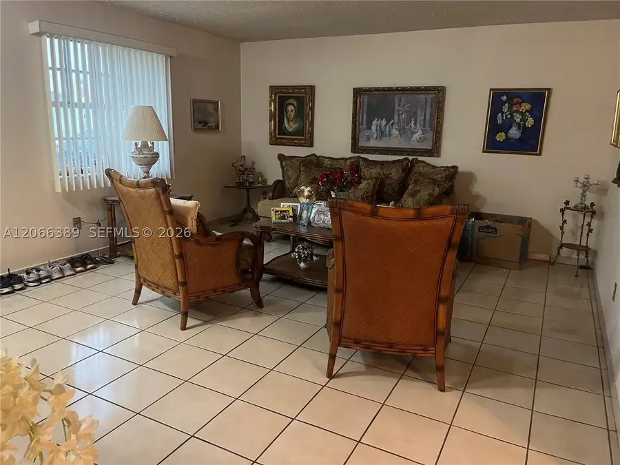 10121 SW 34th St, Miami, FL 33165 - #2
