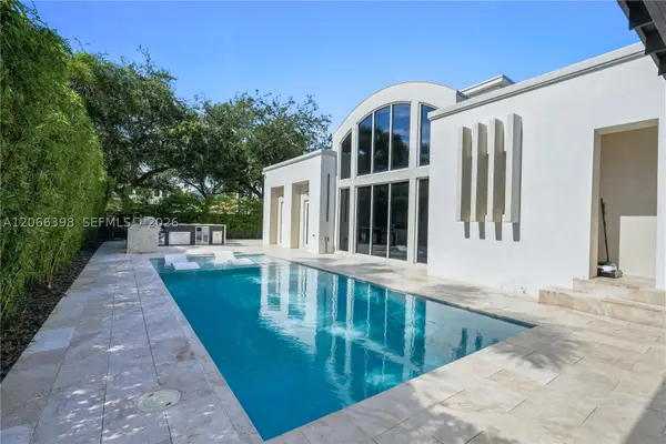 16203 NW 82nd Pl, Miami Lakes, FL 33016