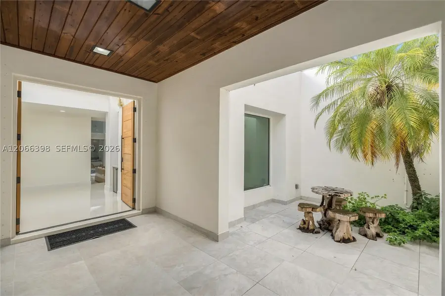 16203 NW 82nd Pl, Miami Lakes, FL 33016 - #3