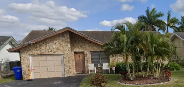 1404 SW 82nd Ave, North Lauderdale, FL 33068