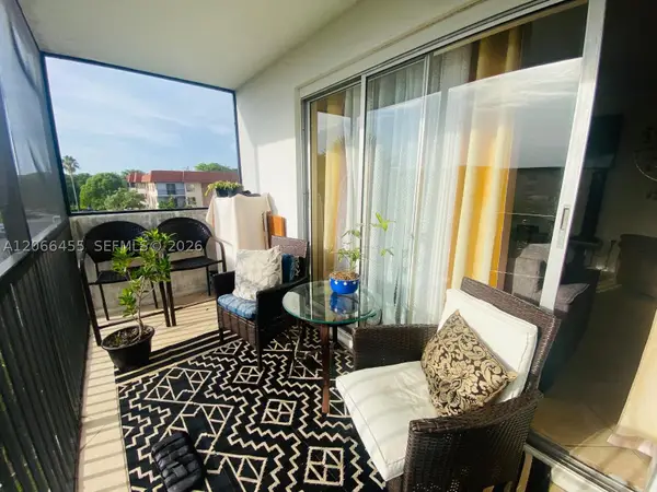 4164 Inverrary Dr #415, Lauderhill, FL 33319