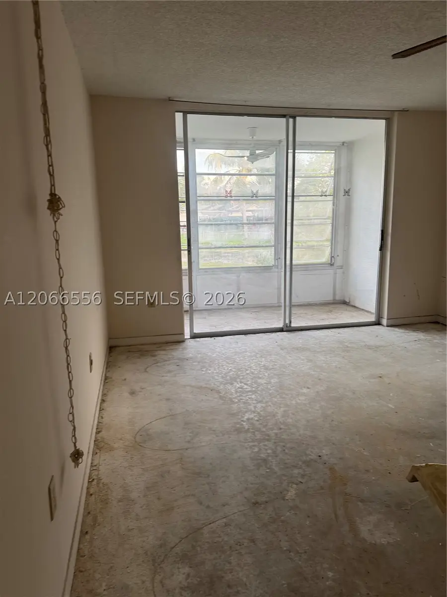 8325 Sunrise Lakes Blvd #112, Sunrise, FL 33322 - #2