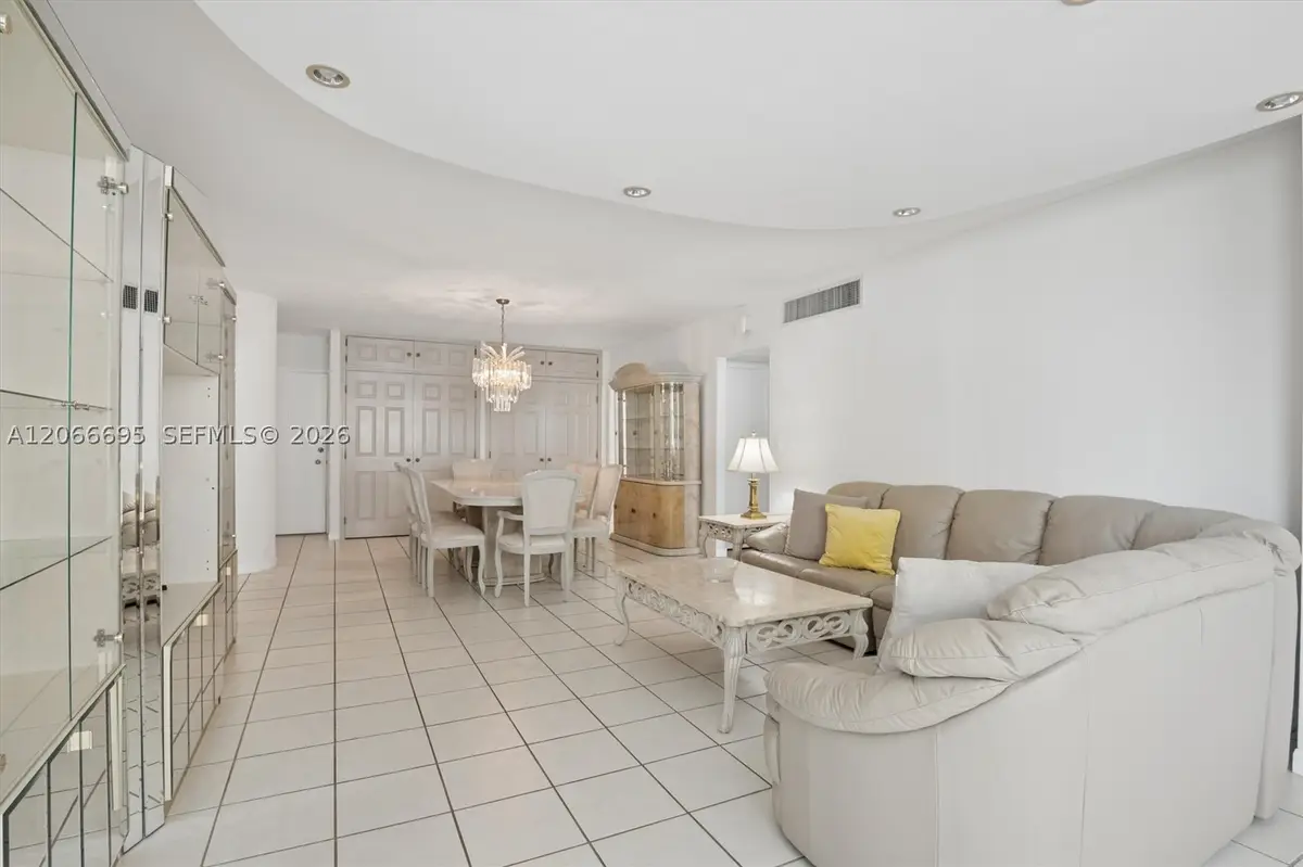 5005 Collins Ave #424, Miami Beach, FL 33140 - #1