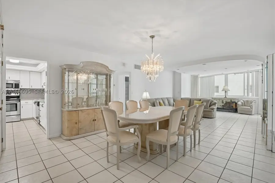 5005 Collins Ave #424, Miami Beach, FL 33140 - #2