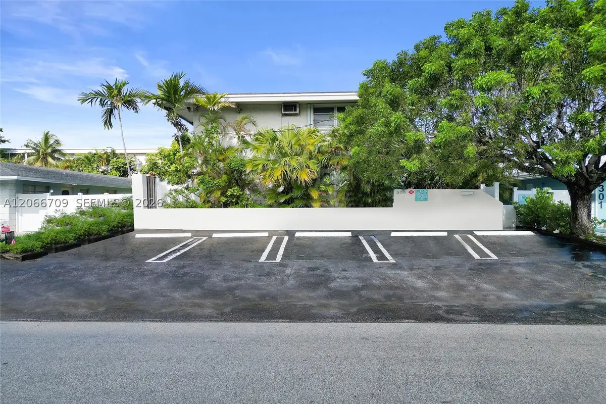 305 SE 12th Ave, Pompano Beach, FL 33060 - #1