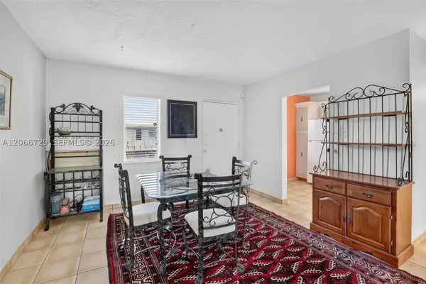 2811 Somerset Dr #405, Lauderdale Lakes, FL 33311