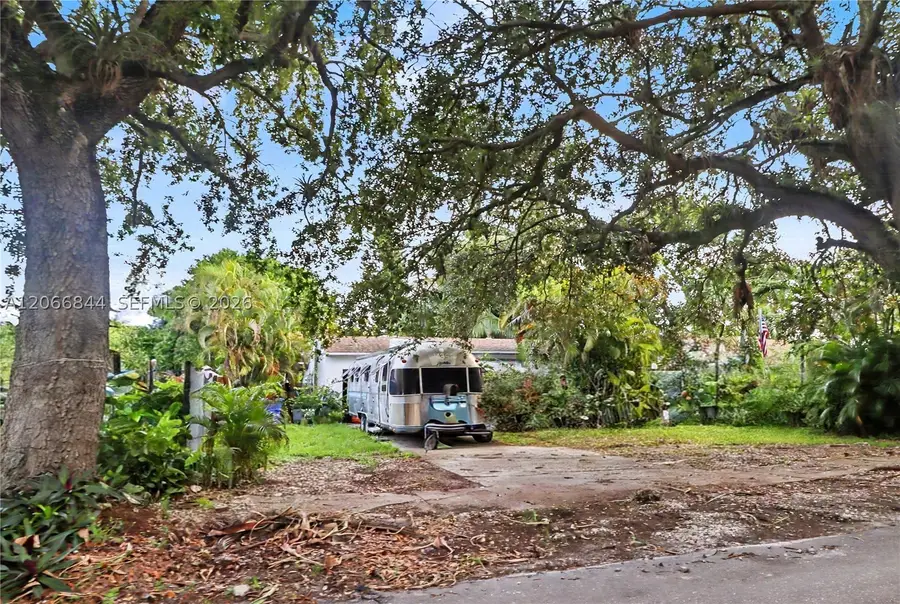 2541 Washington St, Hollywood, FL 33020 - #2