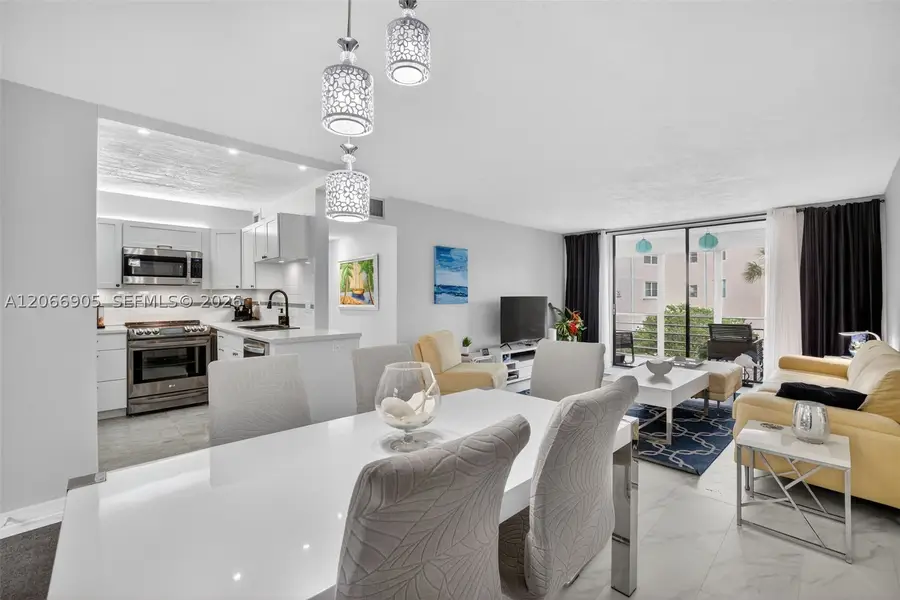 2801 Somerset Dr #205, Lauderdale Lakes, FL 33311 - #2