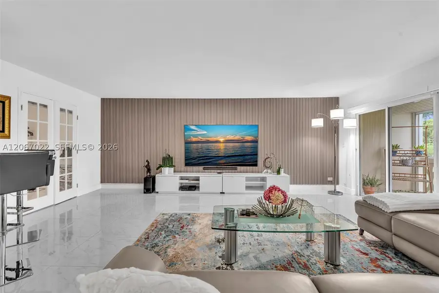 800 NE 195th St #220, Miami, FL 33179 - #3