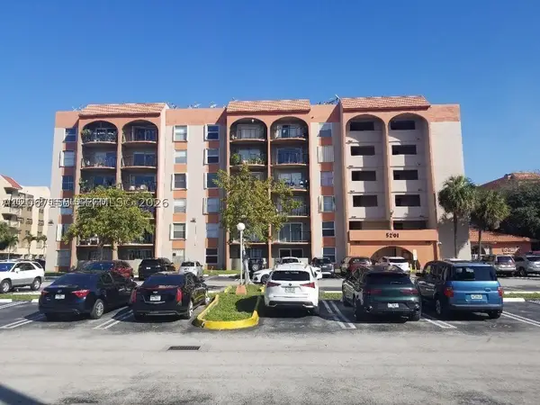 5201 NW 7th St #506, Miami, FL 33126