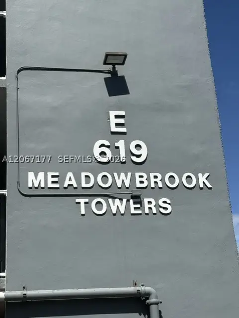 619 NE 14th Ave #403, Hallandale Beach, FL 33009