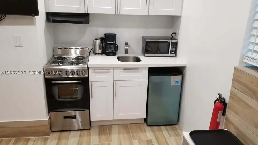 1858 Dewey St, Hollywood, FL 33020 - #3