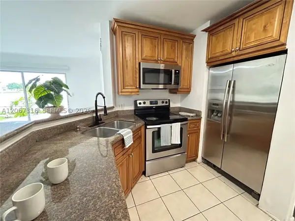 3409 NW 44th St #106, Oakland Park, FL 33309