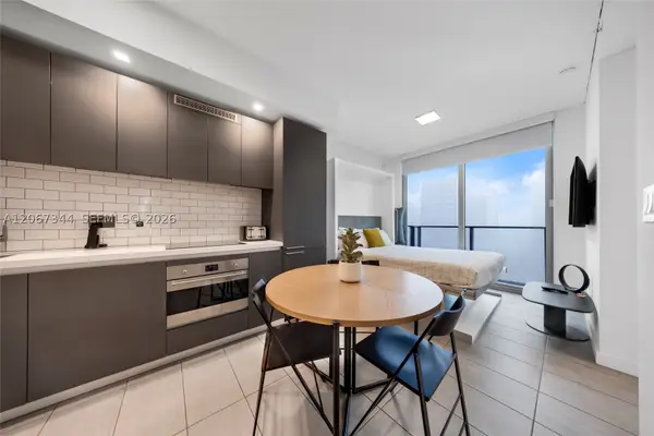 227 NE 2nd St #3107, Miami, FL 33132