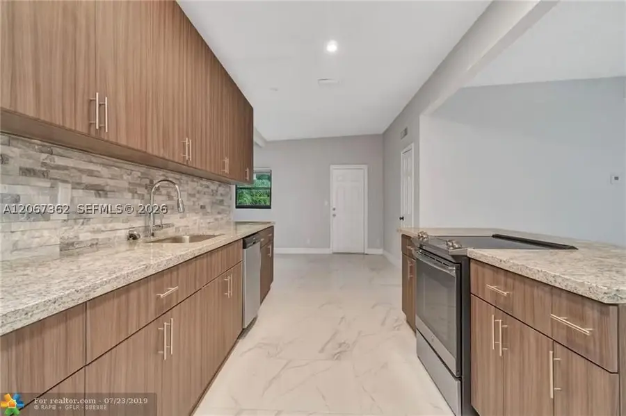 486 W Evanston Cir, Fort Lauderdale, FL 33312 - #3