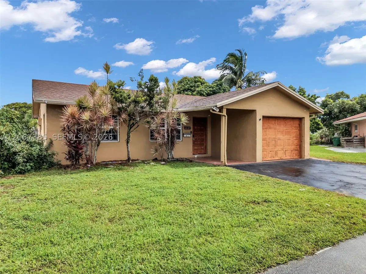 6605 NW 77th St, Tamarac, FL 33321 - #1