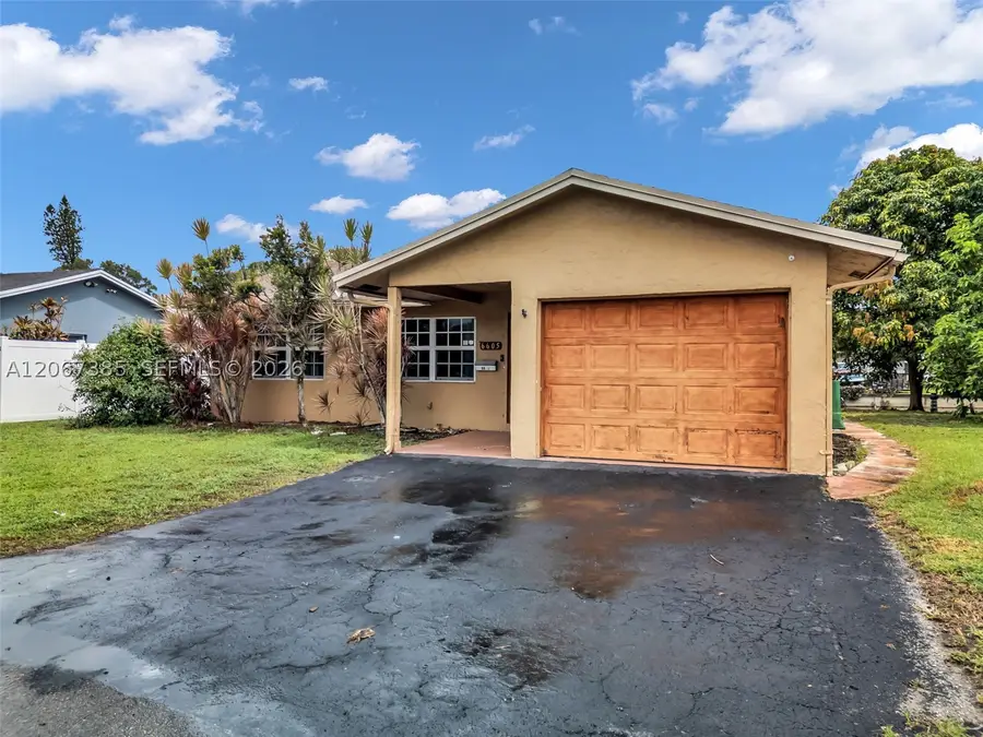 6605 NW 77th St, Tamarac, FL 33321 - #3