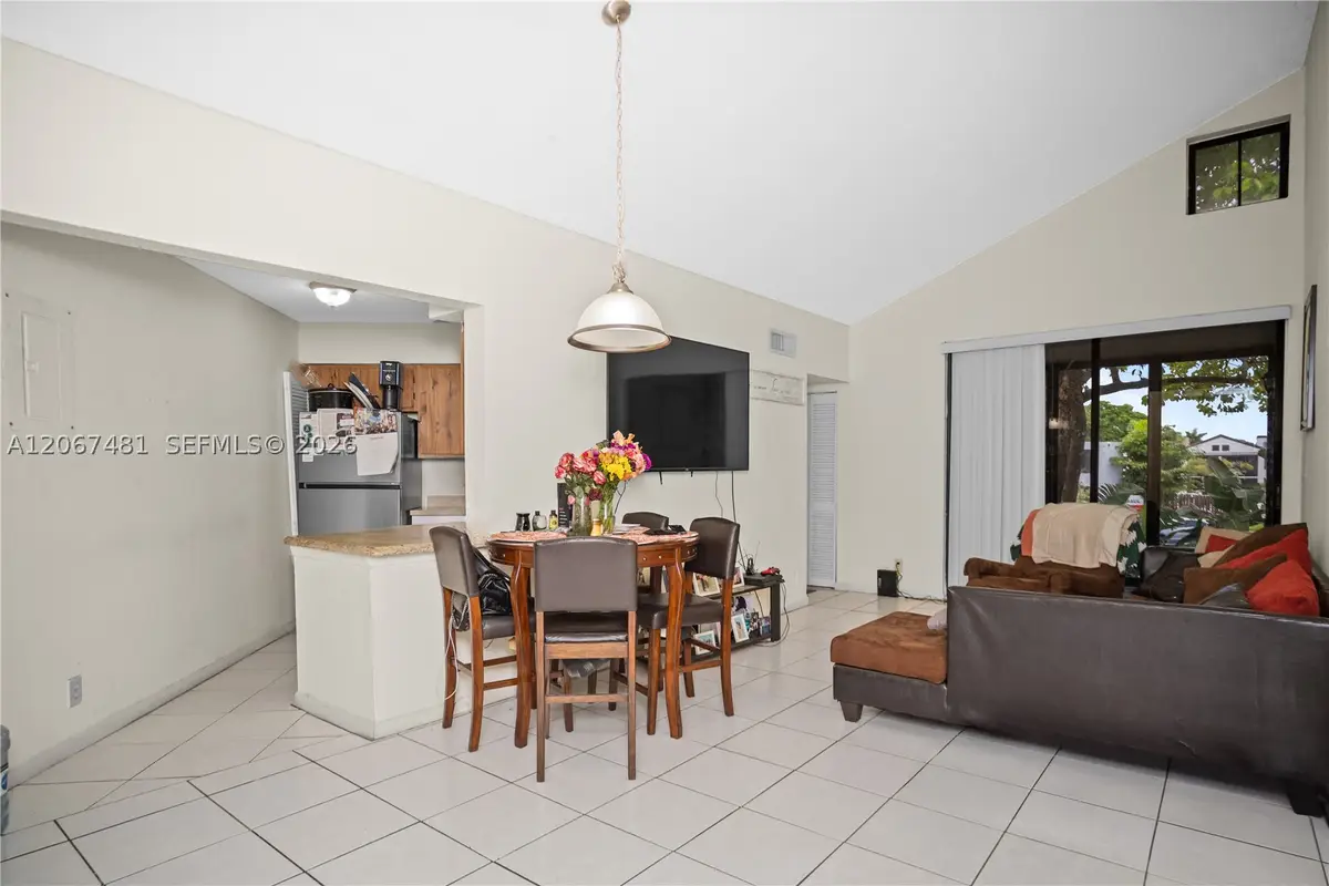 213 Lake Pointe Dr #203, Oakland Park, FL 33309 - #1