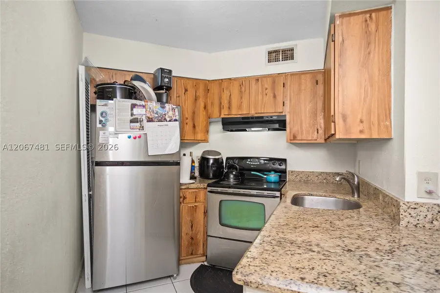213 Lake Pointe Dr #203, Oakland Park, FL 33309 - #2