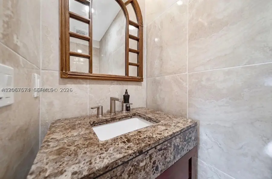 615 NW 10th Ter #1, Fort Lauderdale, FL 33311 - #3