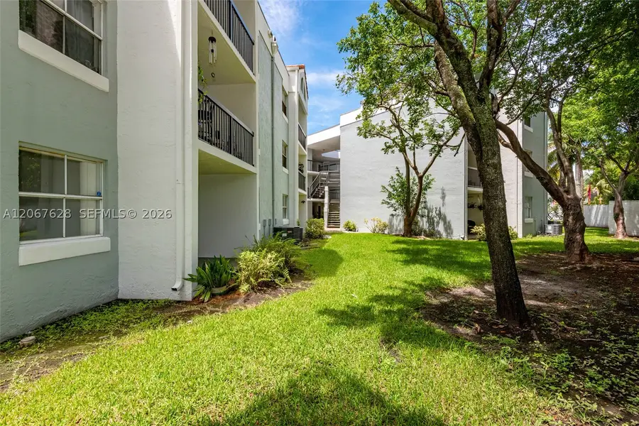 6272 NW 186th St #106, Country Club, FL 33015 - #3