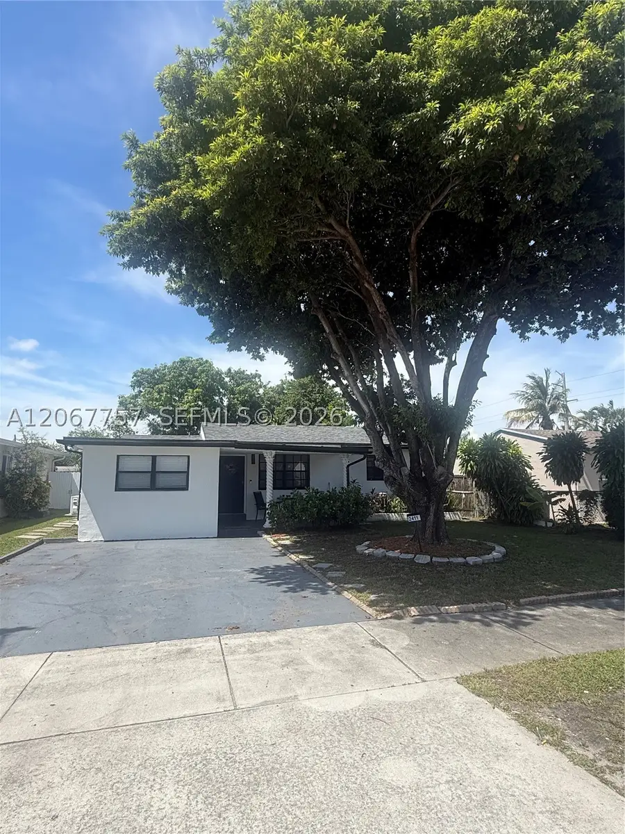 2411 Wiley St, Hollywood, FL 33020 - #2