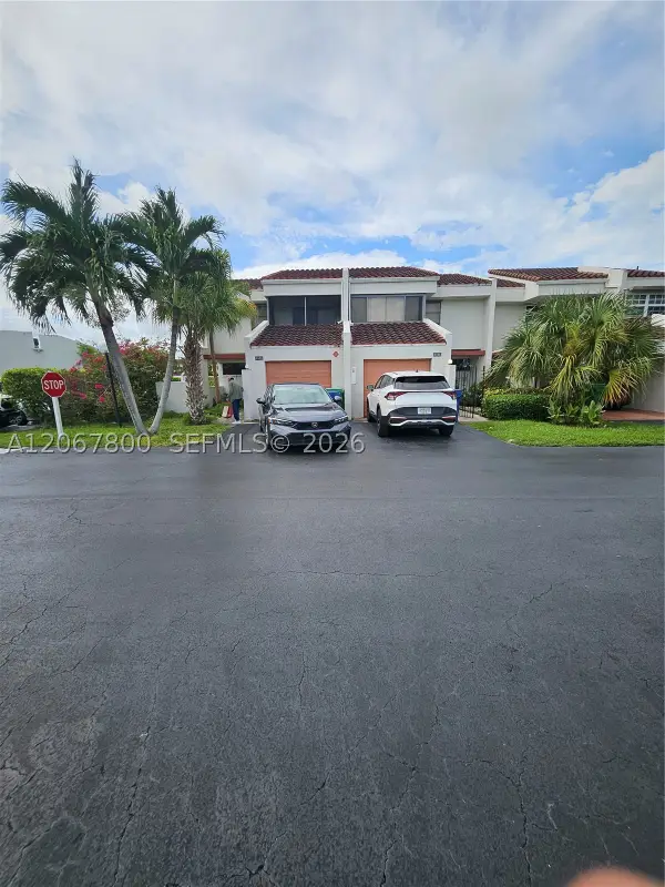 6593 Racquet Club Dr #139, Lauderhill, FL 33319