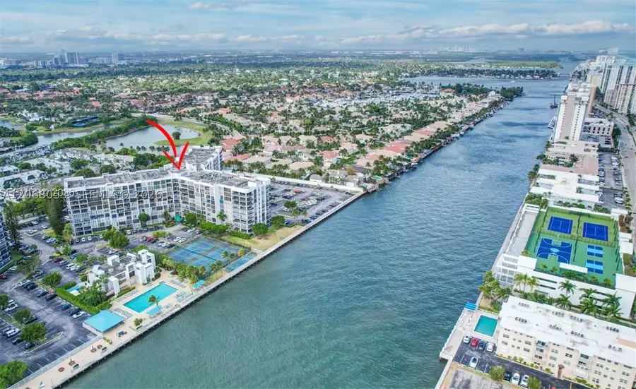 1000 Parkview Dr #825, Hallandale Beach, FL 33009 - #2