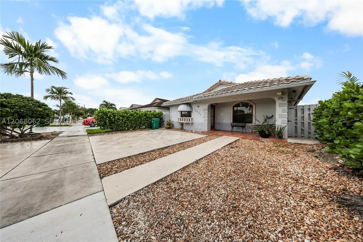 10033 NW 126th Ter, Hialeah Gardens, FL 33018 - #1