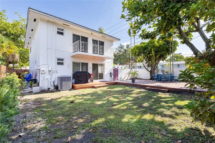 2250 SW 17th Ave, Miami, FL 33145 - #3