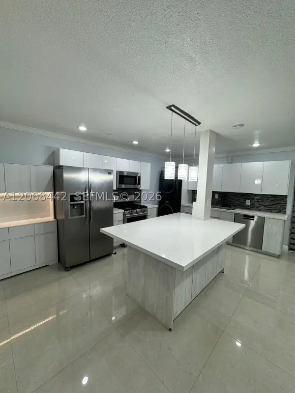 6812 Brookline Dr #6812, Hialeah, FL 33015