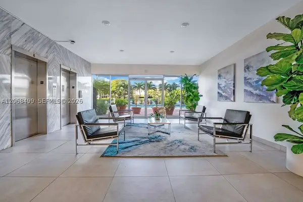 401 Golden Isles Dr #1116, Hallandale Beach, FL 33009