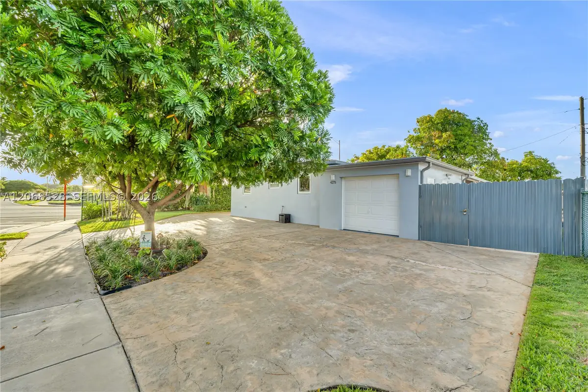 4275 SW 87th Ave, Miami, FL 33165 - #1