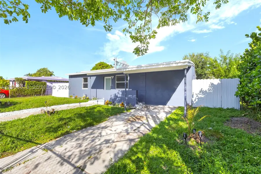1854 Lauderdale Manor Dr, Fort Lauderdale, FL 33311 - #2