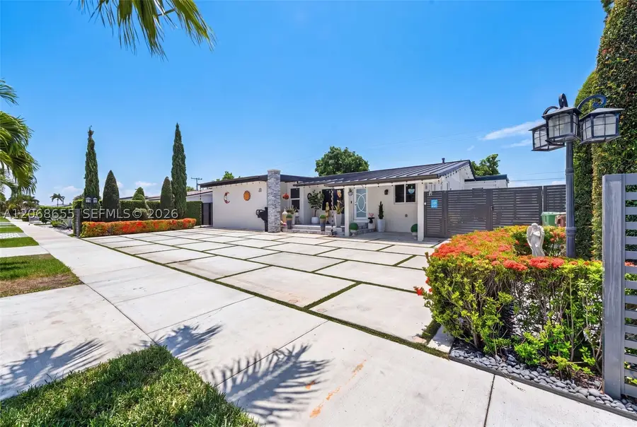 700 W 51st Pl, Hialeah, FL 33012 - #2