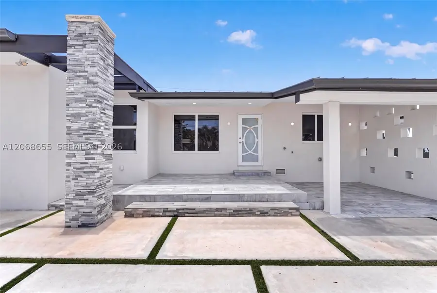 700 W 51st Pl, Hialeah, FL 33012 - #3