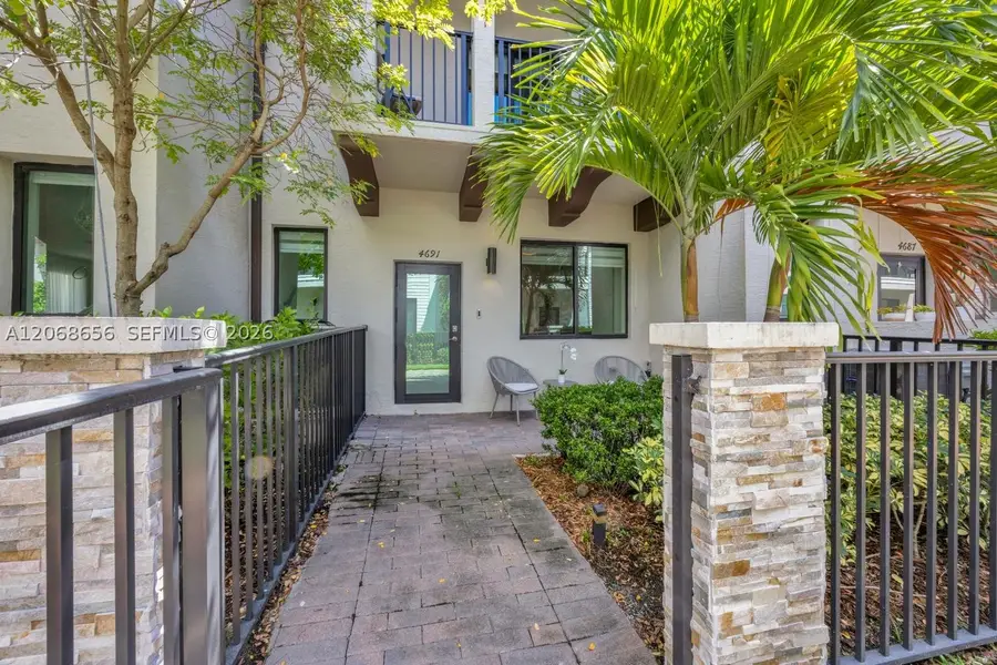 4691 NW 83rd Pkwy, Doral, FL 33166 - #2