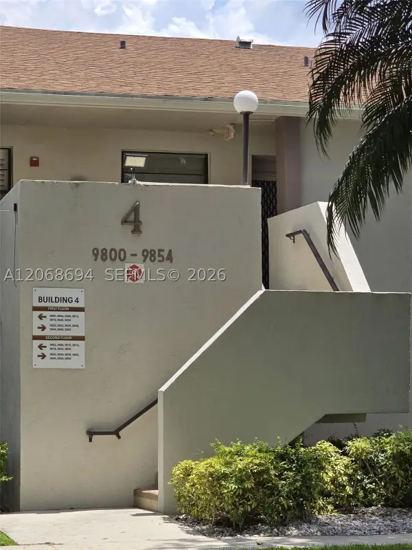 9830 W Mcnab Rd #208, Tamarac, FL 33321