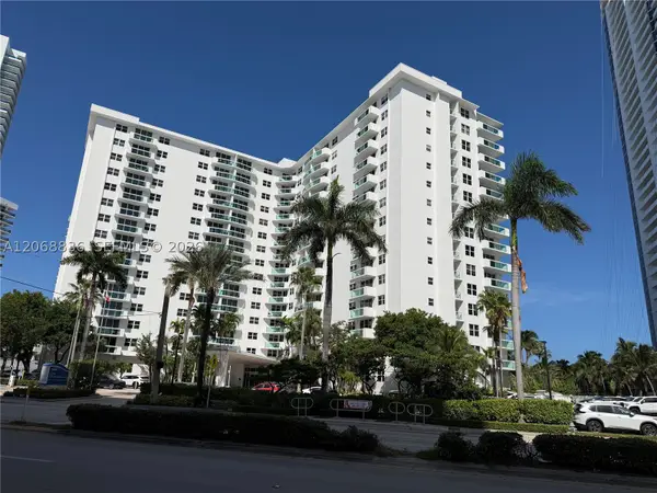 3001 S Ocean Dr #421, Hollywood, FL 33019