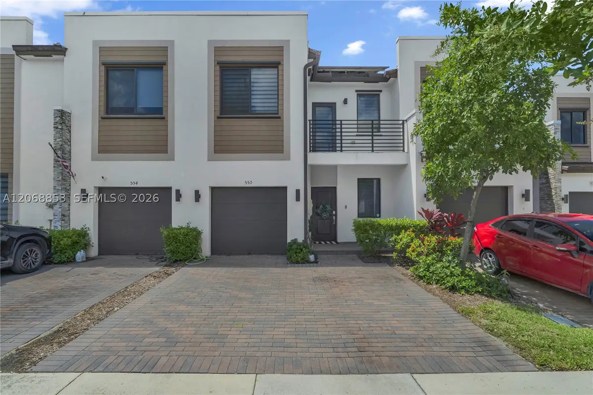 550 NE 207th St, Miami, FL 33179 - #1