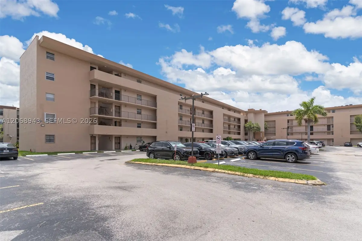 8895 Fontainebleau Blvd #207, Miami, FL 33172 - #1