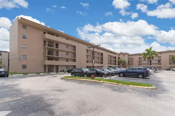 8895 Fontainebleau Blvd #207, Miami, FL 33172