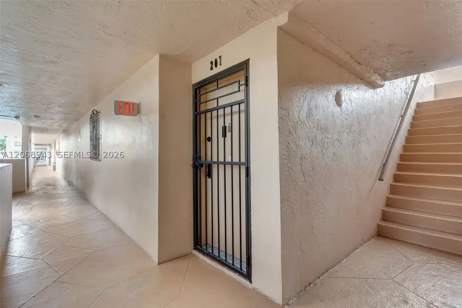 8895 Fontainebleau Blvd #207, Miami, FL 33172 - #2